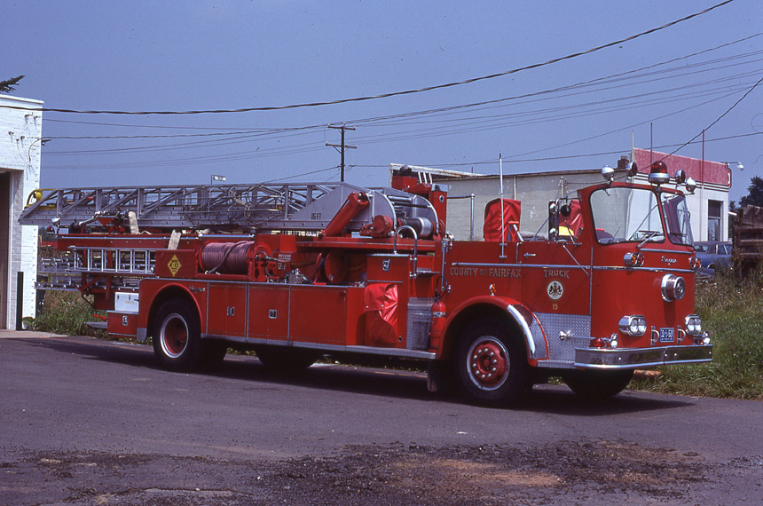 Chantilly-first-T15-1964-Seagrave-85-ft-